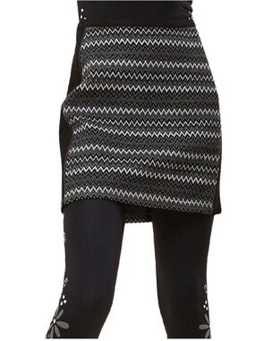 Krimson Klover Mikaela Skirt Women's Black & White Zigzag Knit Mini Skirt